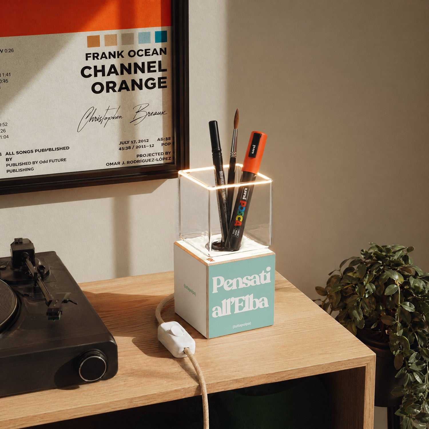 Cubetto table lamp with US plug, "Pensati all’Elba" Ghost bulb - Tuttapolpa